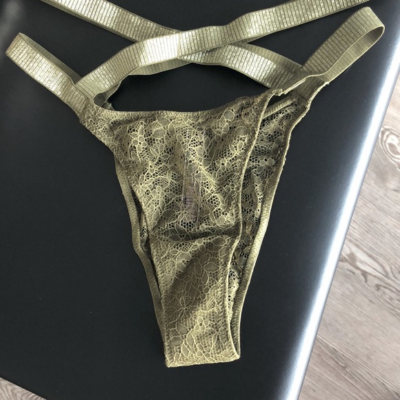 NWOT Victoria’s Secret Very Sexy Brazilian Panty,S - Picture 2 of 2